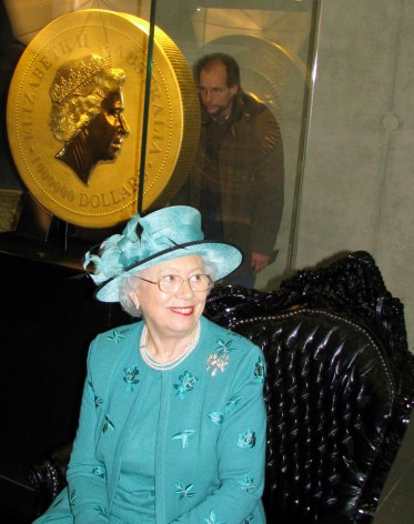 http://www.goldseitenblog.com/peter_boehringer/media/Queen-1t-of-gold-kl.jpg